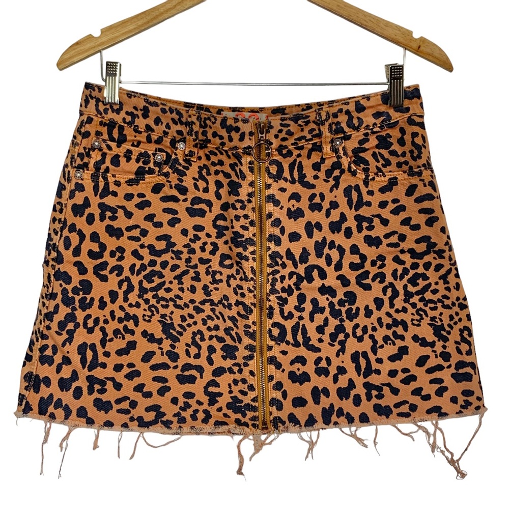 WE THE FREE Raw Hem Leopard Print Full Zip Front Denim Mini Skirt Sz 29